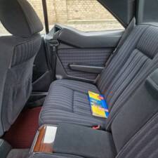 Immagine 6/162 di Mercedes-Benz 230 CE (1989)