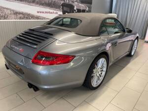 Imagen 8/17 de Porsche 911 Carrera 4S (2005)