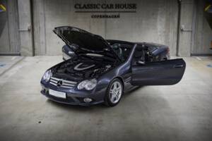 Image 18/99 de Mercedes-Benz SL 550 (2007)