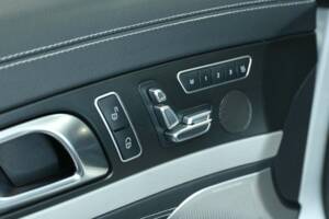 Bild 10/50 von Mercedes-Benz SL 500 (2015)