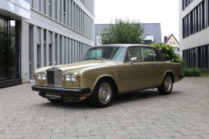 Image 5/37 de Rolls-Royce Silver Shadow II (1978)