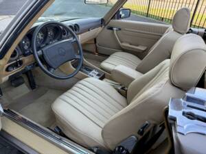 Image 17/36 de Mercedes-Benz 560 SL (1988)