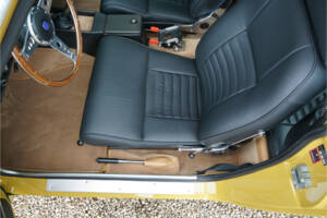 Image 19/50 of Volvo 1800 E (1971)