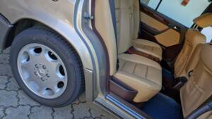 Immagine 12/20 di Mercedes-Benz 500 E (1991)