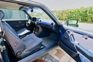 Bild 71/99 von Mercedes-Benz 230 CE (1983)