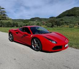 Image 1/9 of Ferrari 488 GTB (2017)
