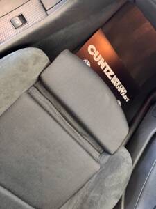 Image 37/57 of BMW 320i (2002)