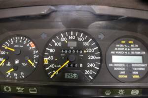 Image 13/30 of Mercedes-Benz 560 SEC (1988)