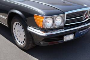 Image 4/29 of Mercedes-Benz 560 SL (1987)