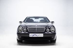 Immagine 2/38 di Mercedes-Benz CLK 55 AMG (2000)