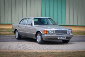 Bild 8/29 von Mercedes-Benz 300 SEL (1990)
