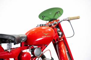 Image 29/42 of Moto Guzzi Motoleggera 65 (1954)