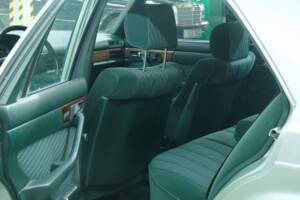 Bild 40/50 von Mercedes-Benz 300 SE (1986)