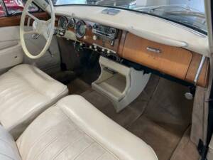 Bild 14/20 von BMW 502 - 3.2 Litre Super (1961)