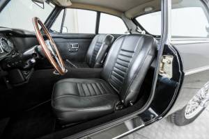 Image 13/50 of MG MGC GT (1969)