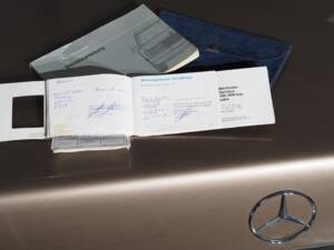 Bild 34/53 von Mercedes-Benz 300 E 4-Matic (1993)