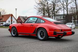 Image 4/12 of Porsche 911 Carrera 3.2 (1987)