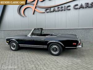 Afbeelding 3/10 van Mercedes-Benz 280 SL (1968)