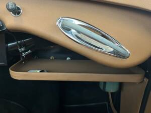 Image 14/33 of Austin-Healey 3000 Mk I (BT7) (1960)