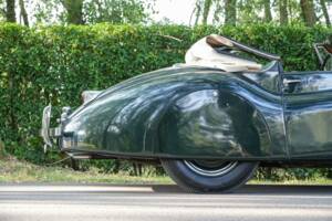 Image 6/50 of Jaguar XK 120 DHC (1953)
