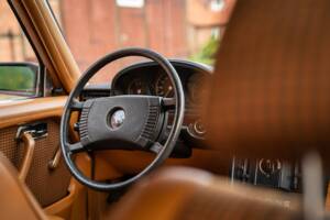 Afbeelding 26/75 van Mercedes-Benz 280 SE (1976)