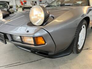 Afbeelding 33/59 van Porsche 928 S (1985)
