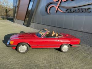 Image 5/36 de Mercedes-Benz 560 SL (1987)