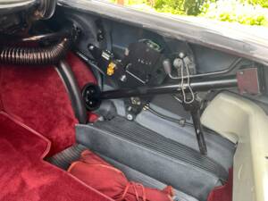 Image 24/43 de Mercedes-Benz 350 SLC (1974)