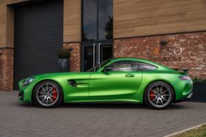 Image 17/67 of Mercedes-AMG GT-R (2018)