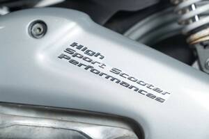 Image 13/29 de Aprilia SR 50 (1994)