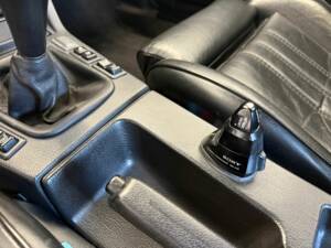 Immagine 27/50 di BMW 325i Touring (1992)