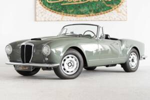 Image 3/38 of Lancia Aurelia B24 Convertible (1957)