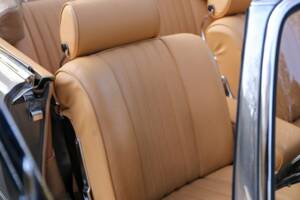Image 9/50 of Mercedes-Benz 220 SE b (1966)