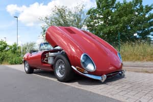 Image 30/80 of Jaguar E-Type 4.2 (1966)