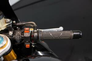 Bild 50/50 von Aprilia RSV 1000 V60 (1999)