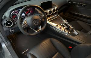 Image 15/29 of Mercedes-AMG GT-S (2015)