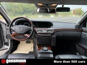 Immagine 12/15 di Mercedes-Benz S 450 CDI Guard LWB (2010)