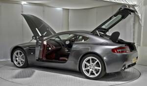 Image 20/50 de Aston Martin V8 Vantage (2006)