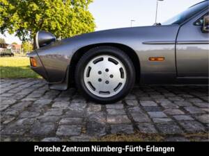 Image 13/46 of Porsche 928 S (1985)