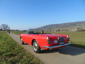 Immagine 2/21 di Alfa Romeo 2600 Spider (1966)