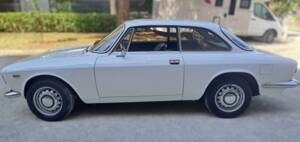 Image 4/39 of Alfa Romeo Giulia GT 1300 Junior (1970)