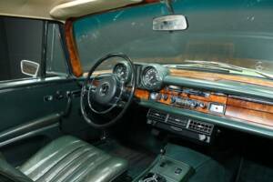 Image 27/49 of Mercedes-Benz 280 SE (1970)