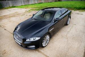 Bild 29/50 von Jaguar XJ 5.0 (2011)