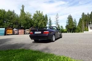 Image 5/21 de BMW 320i (1994)