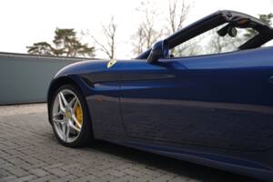 Bild 38/50 von Ferrari California T (2016)