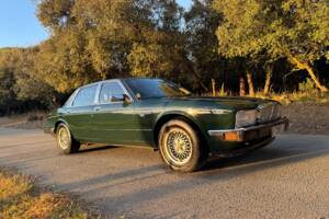 Image 5/40 of Jaguar Sovereign 3.6 (1989)