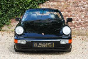 Image 32/50 de Porsche 911 Carrera 2 (1991)