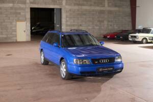 Image 26/113 of Audi S6 Plus Avant (1996)