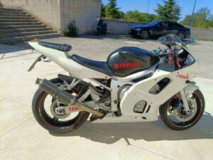 Image 37/47 of Yamaha DUMMY (2000)