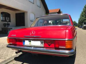 Image 3/7 of Mercedes-Benz 200 (1974)